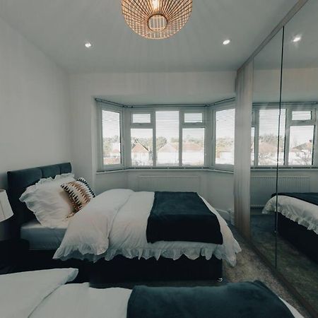 Homely & Peaceful Living Space Morden  Eksteriør bilde